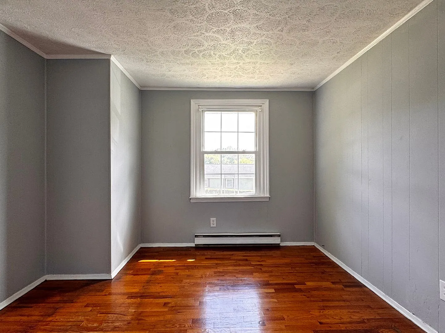 1504 6th St. SE — Photo 3