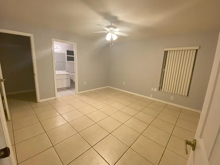 48 Raintree Pl #B — Photo 4