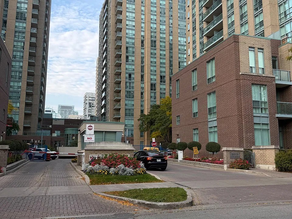 26 Olive Ave #908
