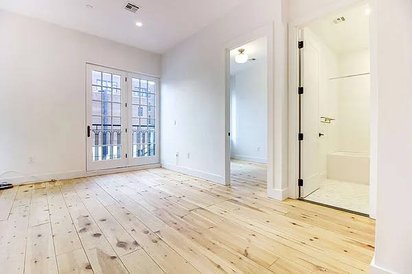 Rented by EXR | media 113