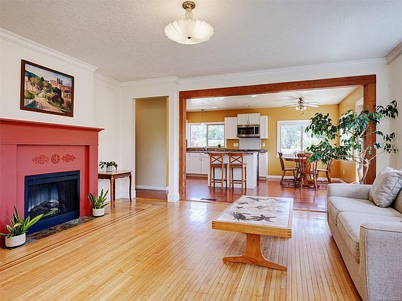 4th image of 798 Wain Rd