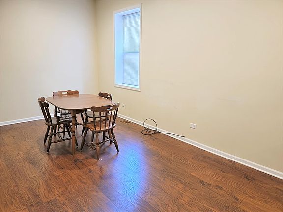 4th image of 248 W 31st St #1R