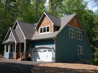 17 Bohemian Ln, Asheville, NC 28805