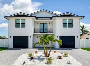 17030 Dolphin Dr, North Redington Beach, FL 33708
