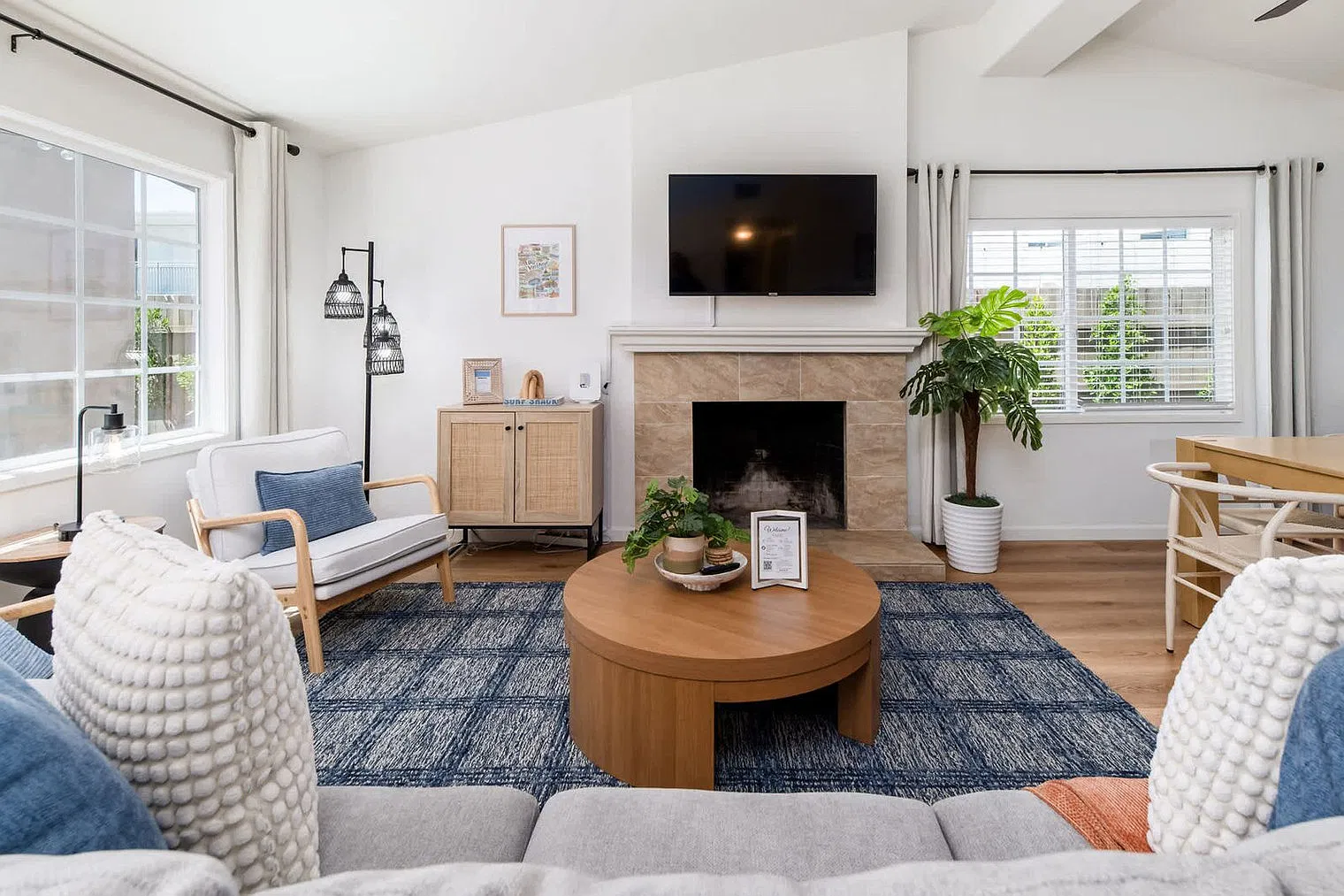 5 bed, 3.0 bath, $9,170 — Photo 2