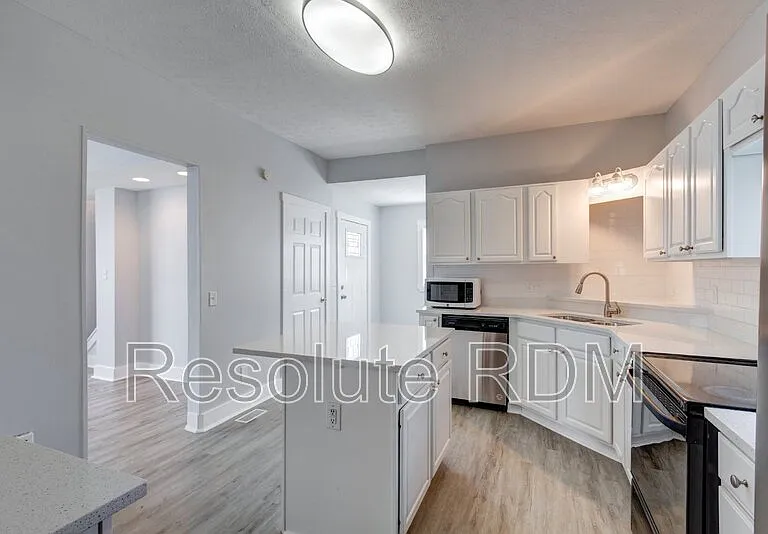 743 Cottage Ave — Photo 14