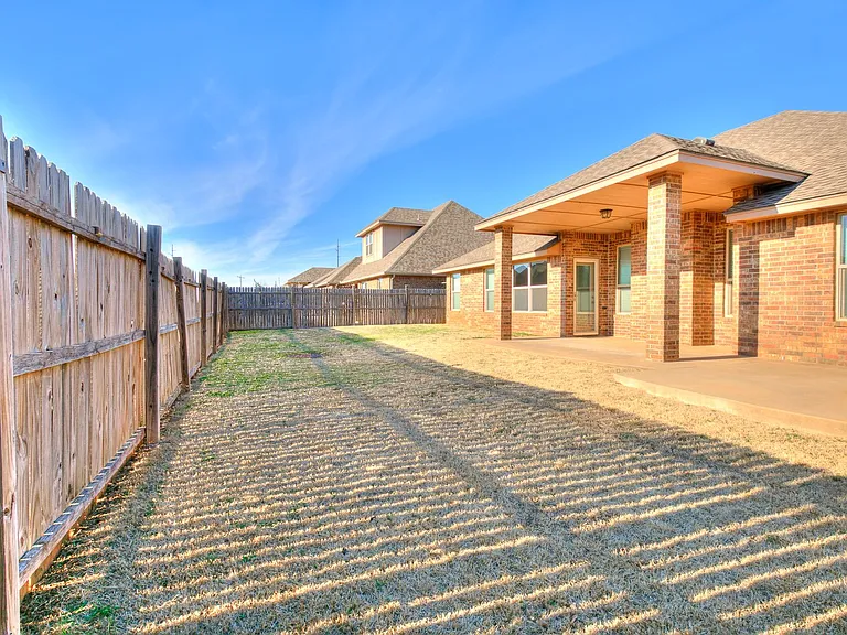 19217 Garden Creek Ln — Photo 42