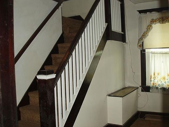 5th image of 1015 Woodward St