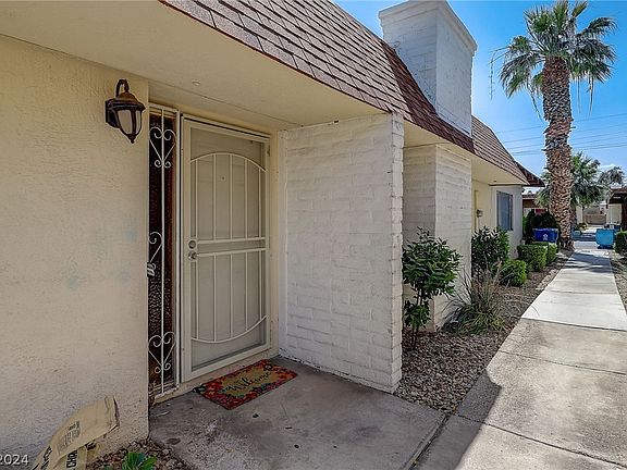 3rd image of 2772 Heritage Ct #0