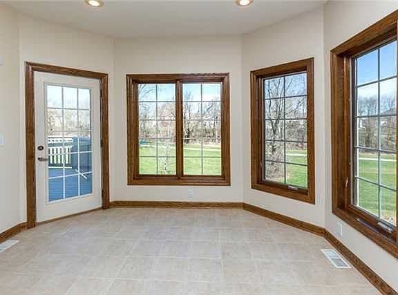 5th image of 6523 NW 95th Ct