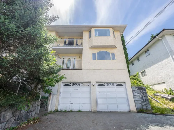 11579 Surrey Rd, Surrey, BC V3R 5T6