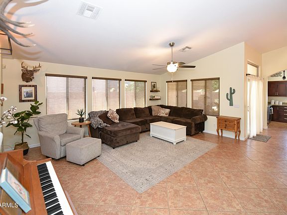 3rd image of 1442 N SIERRA Heights