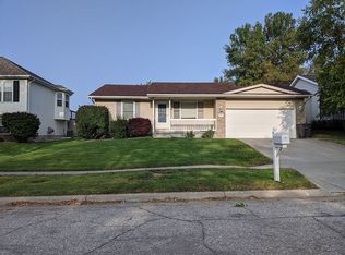 5801 NW 12th St, Lincoln, NE 68521
