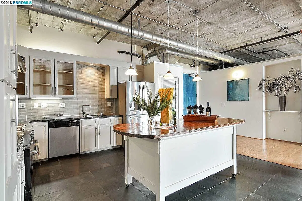 1 bed, 1472 sqft, $3,300 — Photo 4