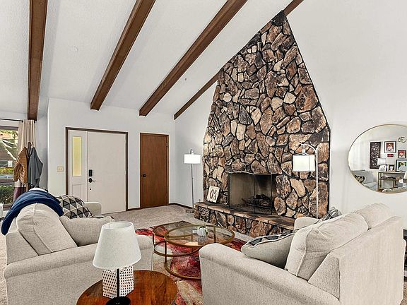 5th image of 1B Country Club Ct