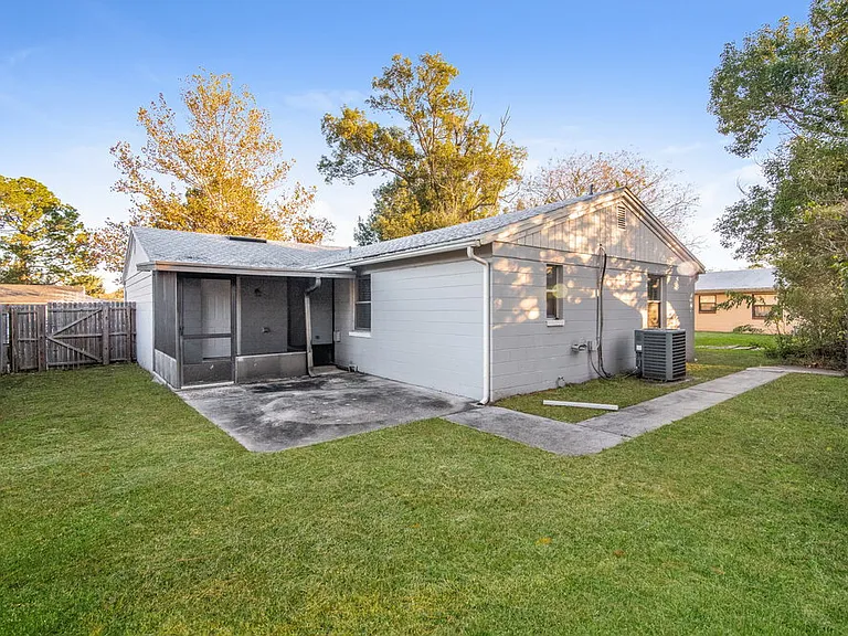 8244 Yolanda Ct — Photo 24