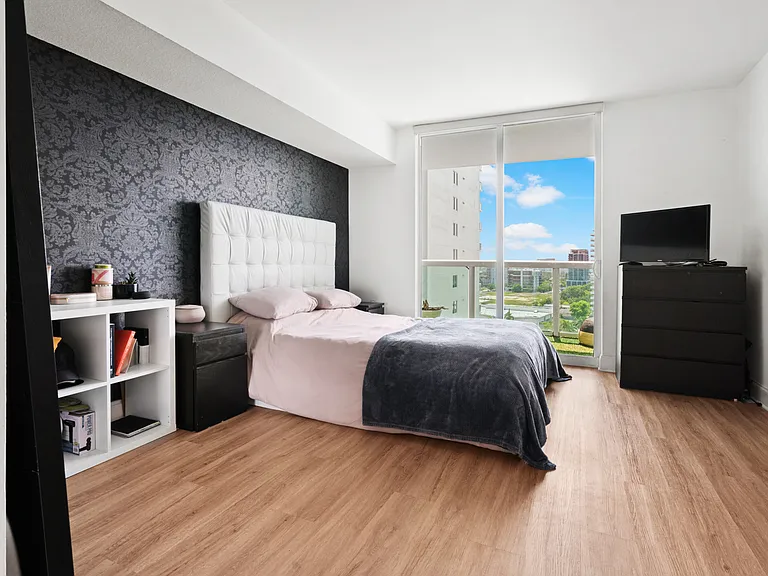 1800 N Bayshore Dr #1604 — Photo 9