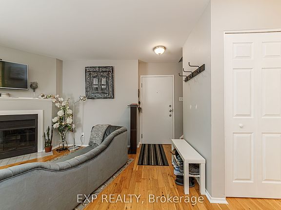 4th image of 1589 Saint Bernard St #505