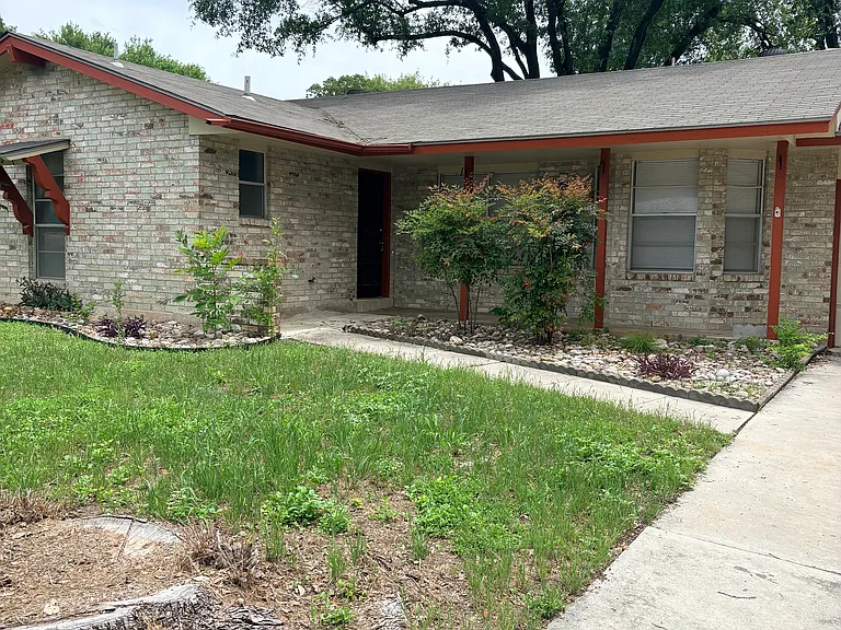 4514 Temple Hl — Photo 2