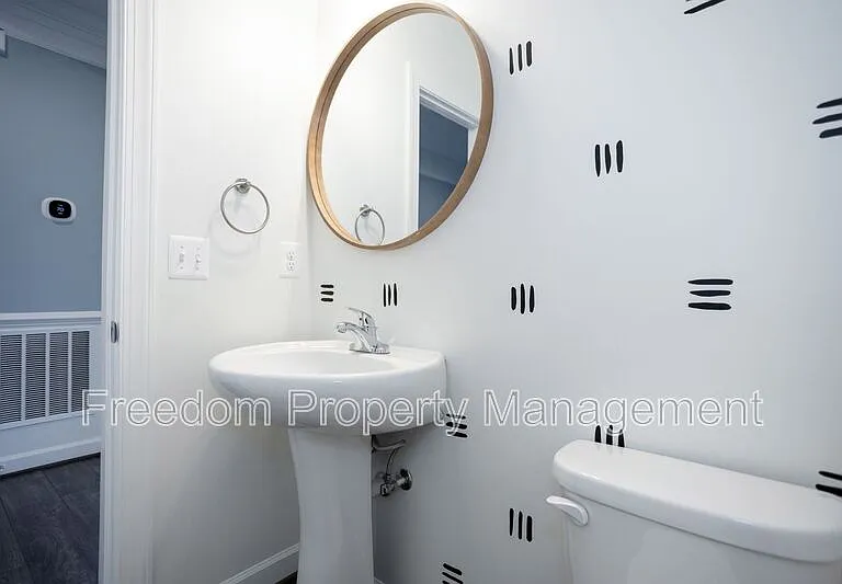 2425 Morgans Point Dr — Photo 29