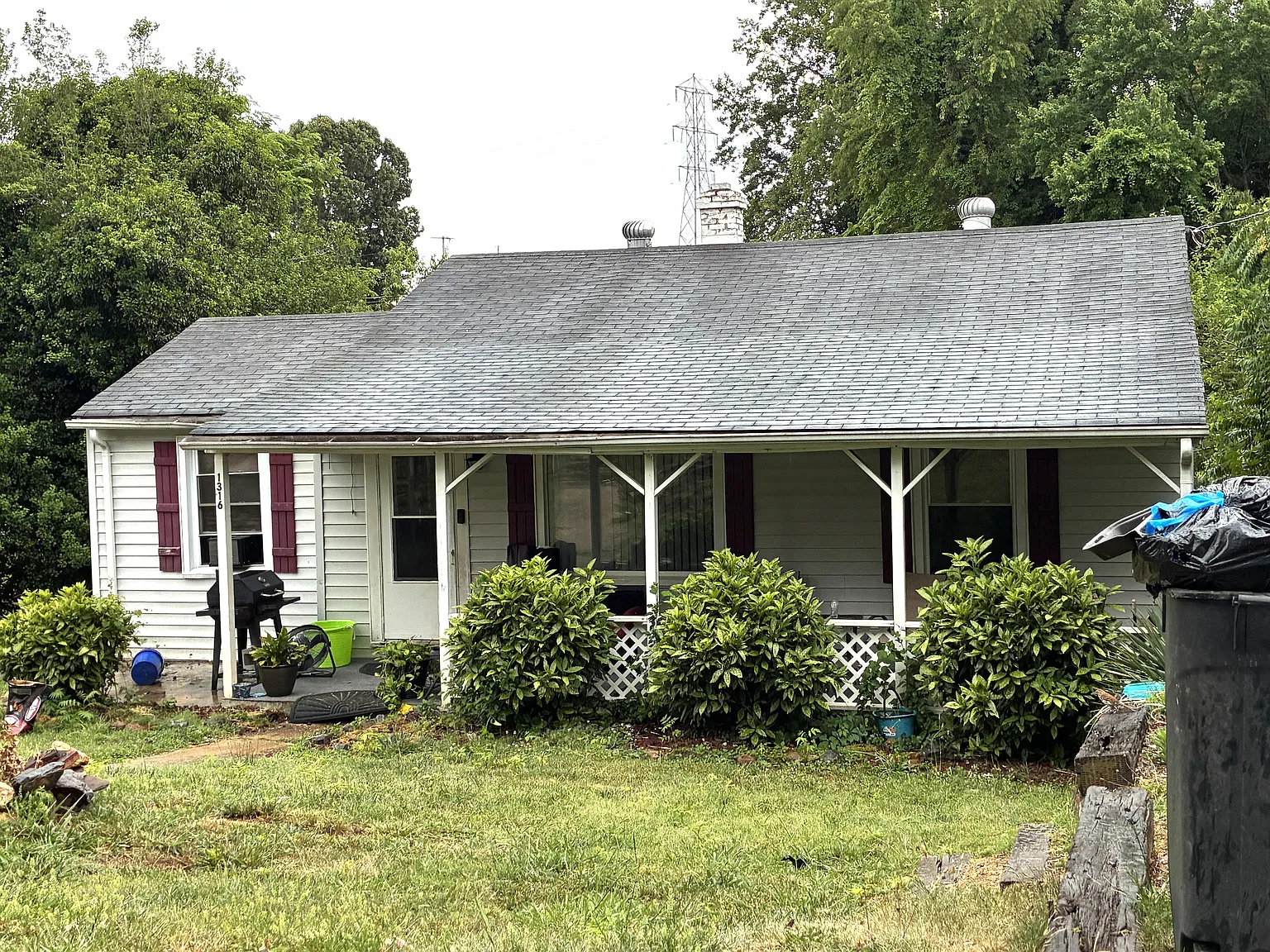 1316 Laurel Ln — Photo 1