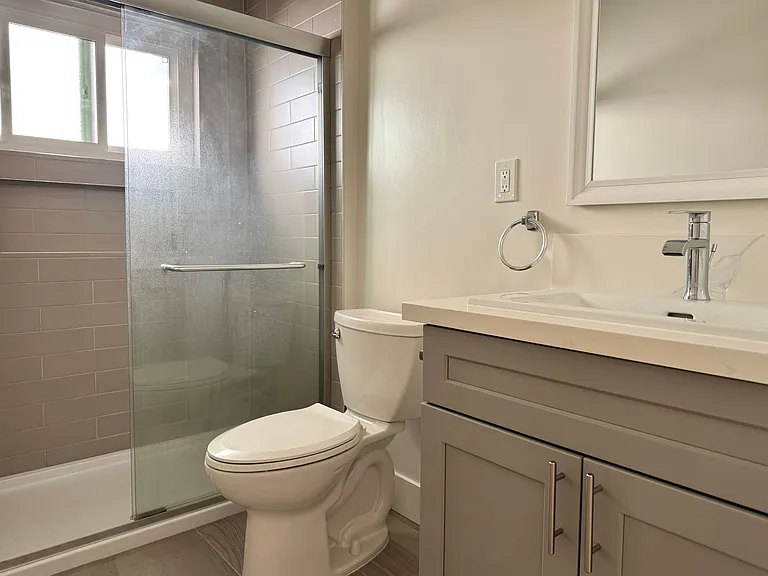 120 S Oxford Ave #8 — Photo 8