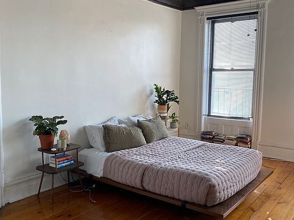 2nd image of 503 Henry St APT 4L
