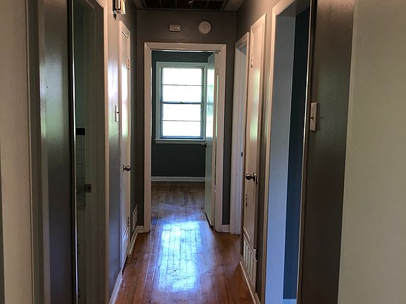 3rd image of 1557 Ontario Ave
