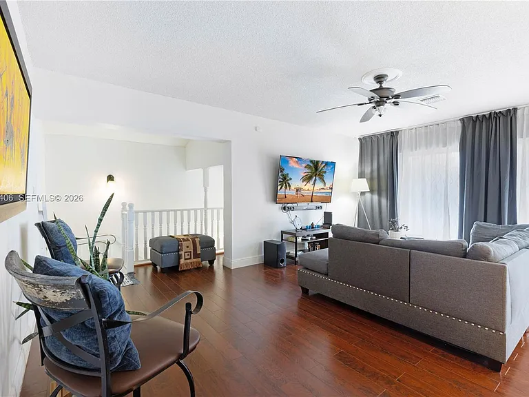 8390 N Missionwood Cir #D-18 — Photo 1