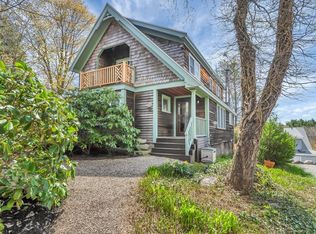 32 Lyndale Ave, Gloucester, MA 01930