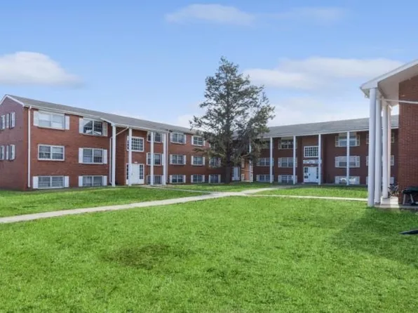 905 W Benton St, Iowa City, IA 52246