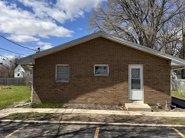 110 Babcock St, Elburn, IL 60119