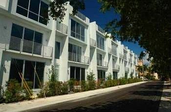 5th image of 2749 NE 1st St