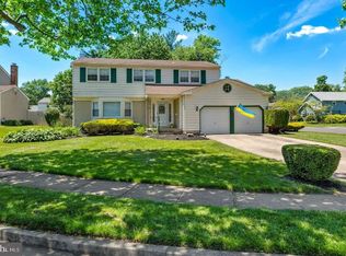 589 Clinton Ct, Mount Laurel, NJ 08054