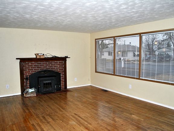 4th image of 720 S Burress Ave