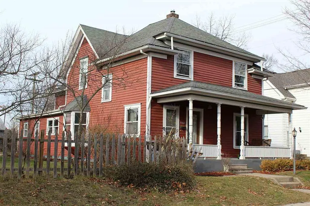 809 Forest Ave photo 1