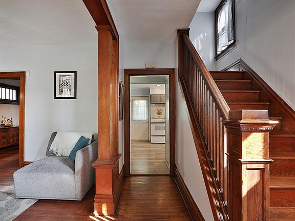 3rd image of 342 Olentangy St