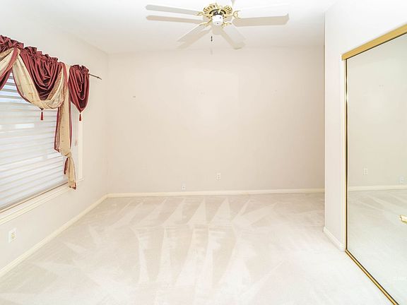 4th image of 720 Ventana Cir