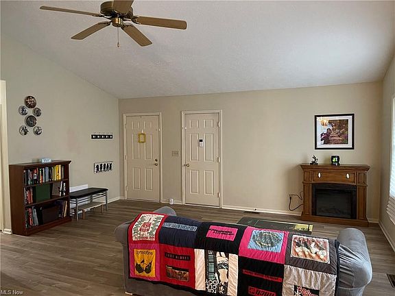 4th image of 1898 Candlewood Dr