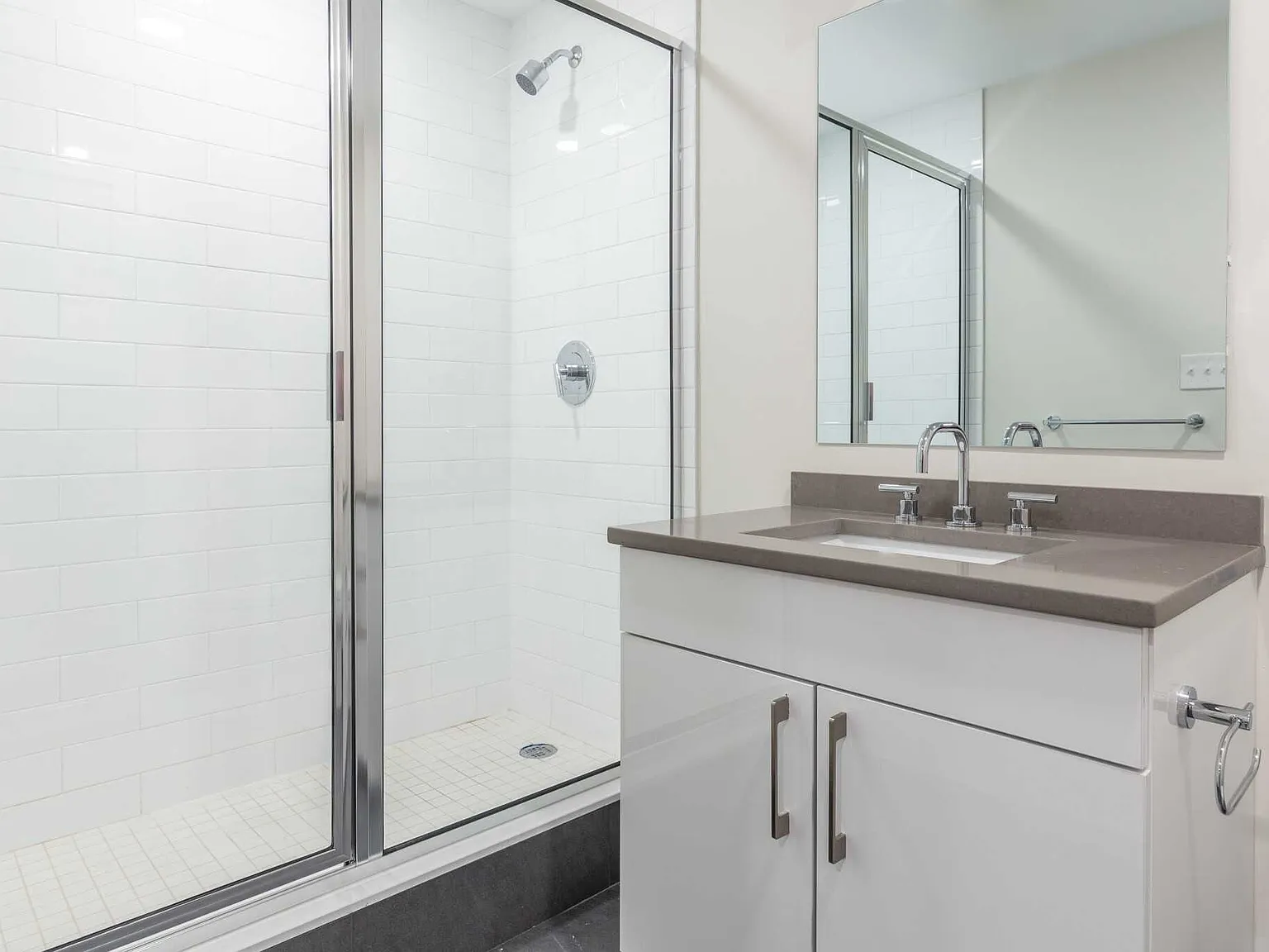 4 bed, $8,000 — Photo 3