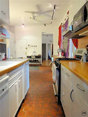 Rented by DSA Realty | media 26