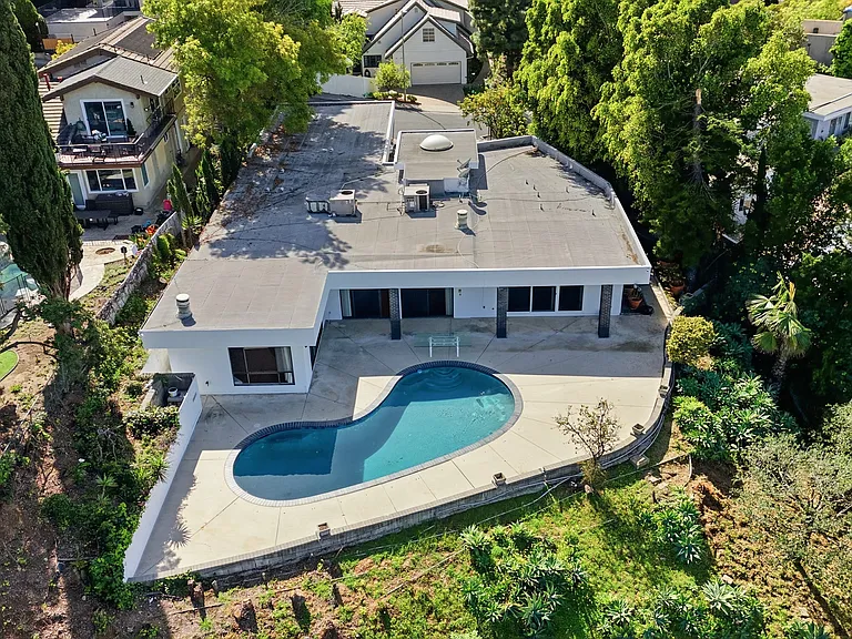 3329 Dona Rosa Dr — Photo 2