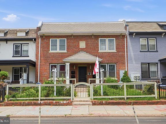 2nd image of 1714 W Virginia Ave NE APT 3