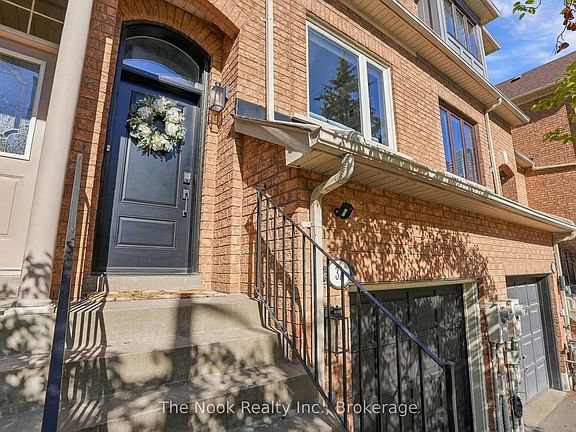 3rd image of 32 Harbourview Cres