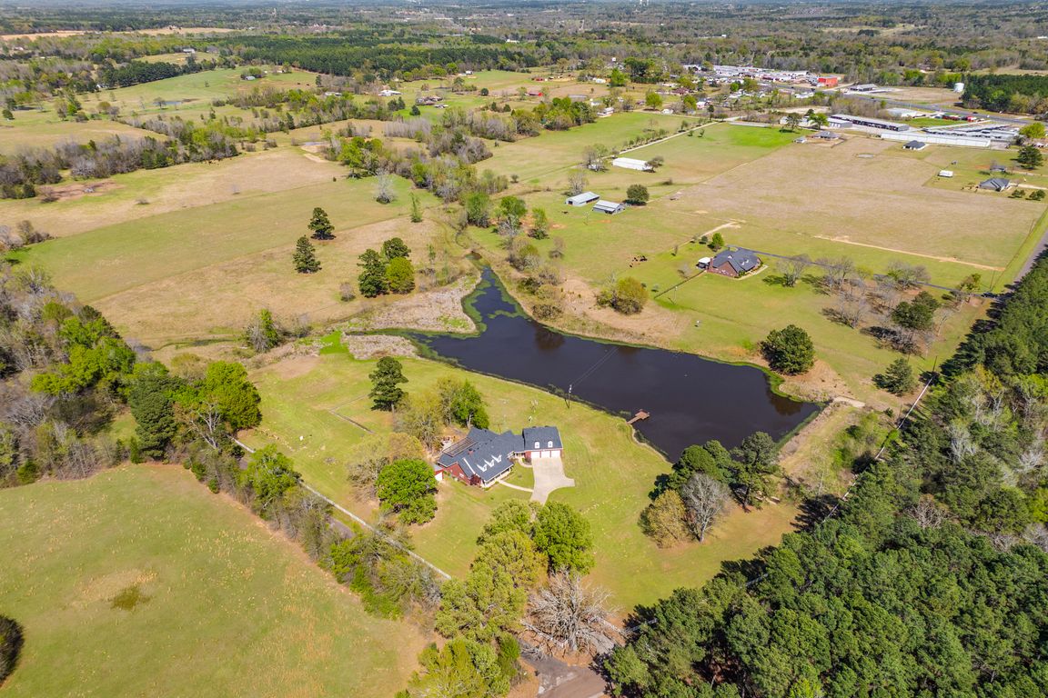 15080 County Road 1104, Flint, TX 75762 | MLS #26001778 | Zillow