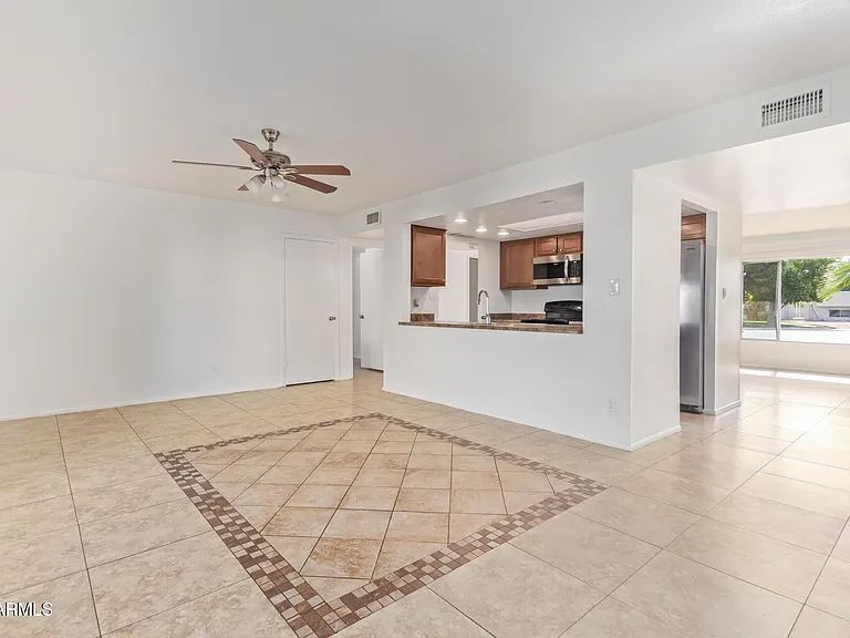 3929 S Pine St — Photo 5