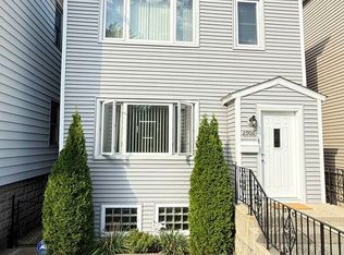 2906 S Lowe Ave, Chicago, IL 60616