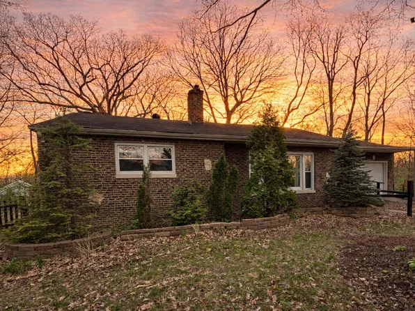 1000 E 61st Pl, Merrillville, IN 46410