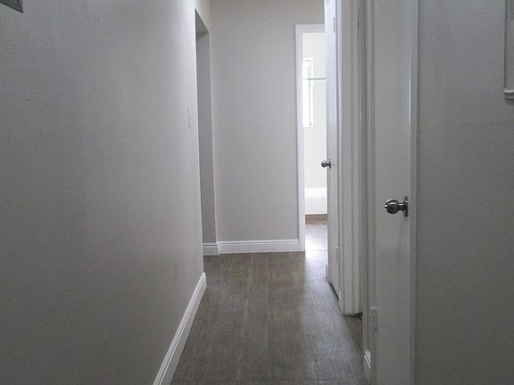 2nd image of 560 Dayton St #202