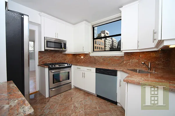 Rented by Halstead Real Estate | media 32